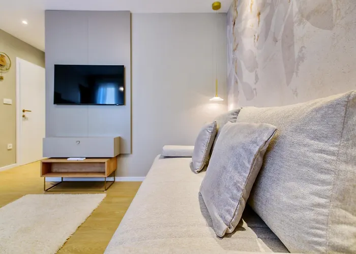 Stylish Apartments - Near Zadar Bridge