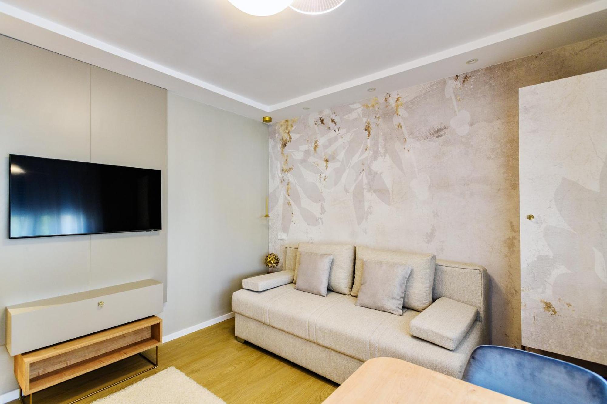 Stylish - Near Bridge Apartment