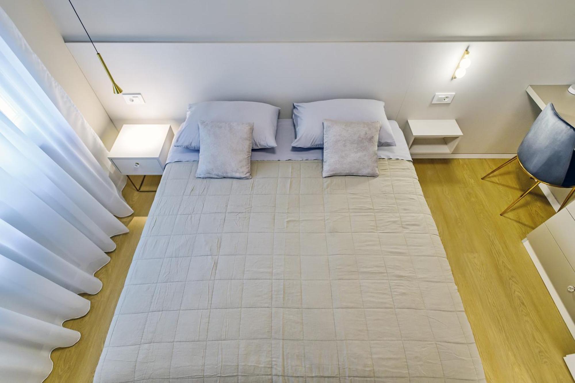 Stylish - Near Bridge Apartment *