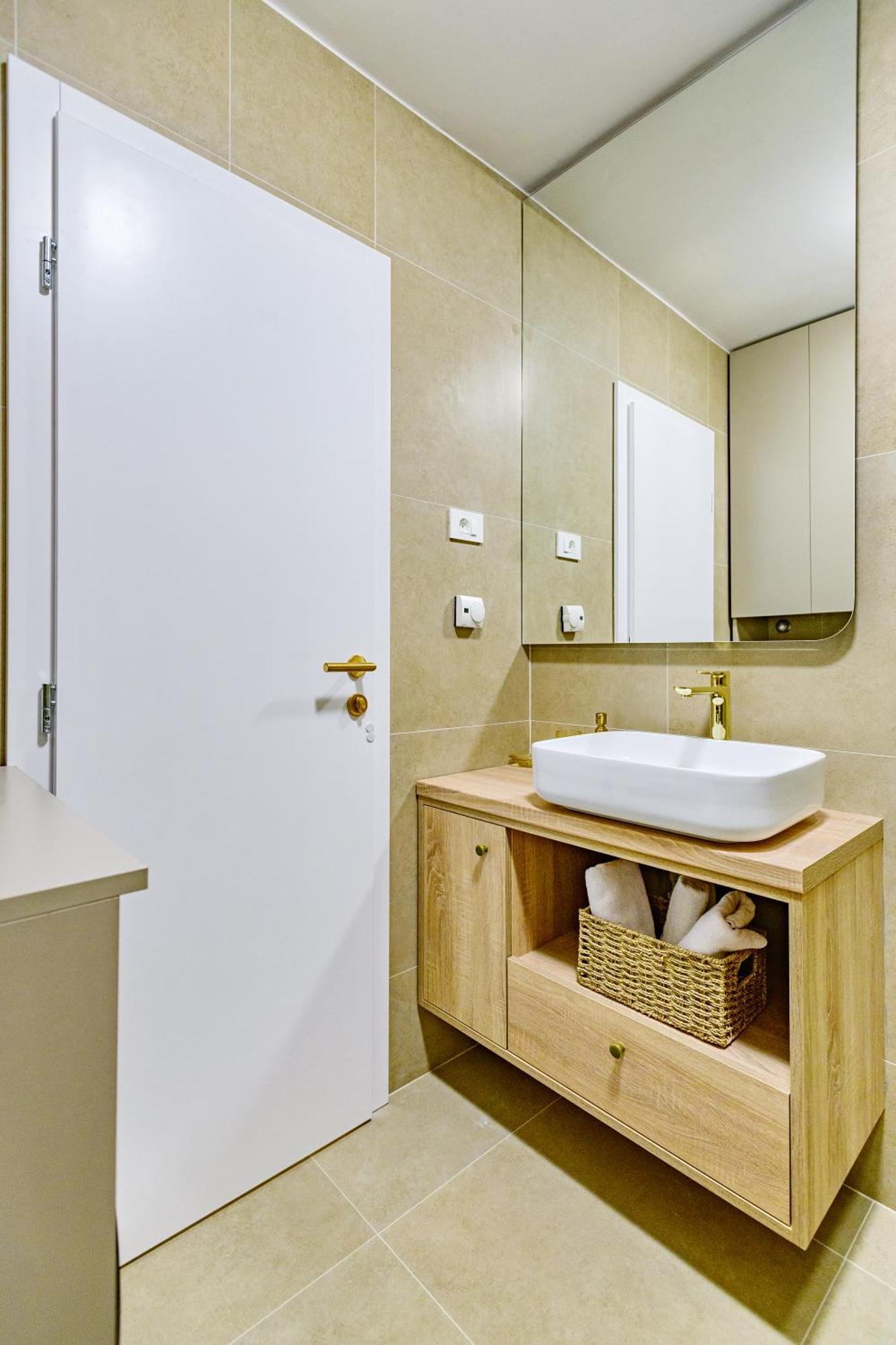 Stylish - Near Bridge Apartment Zadar